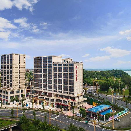 Ibis Hotel Emeishan Exterior photo