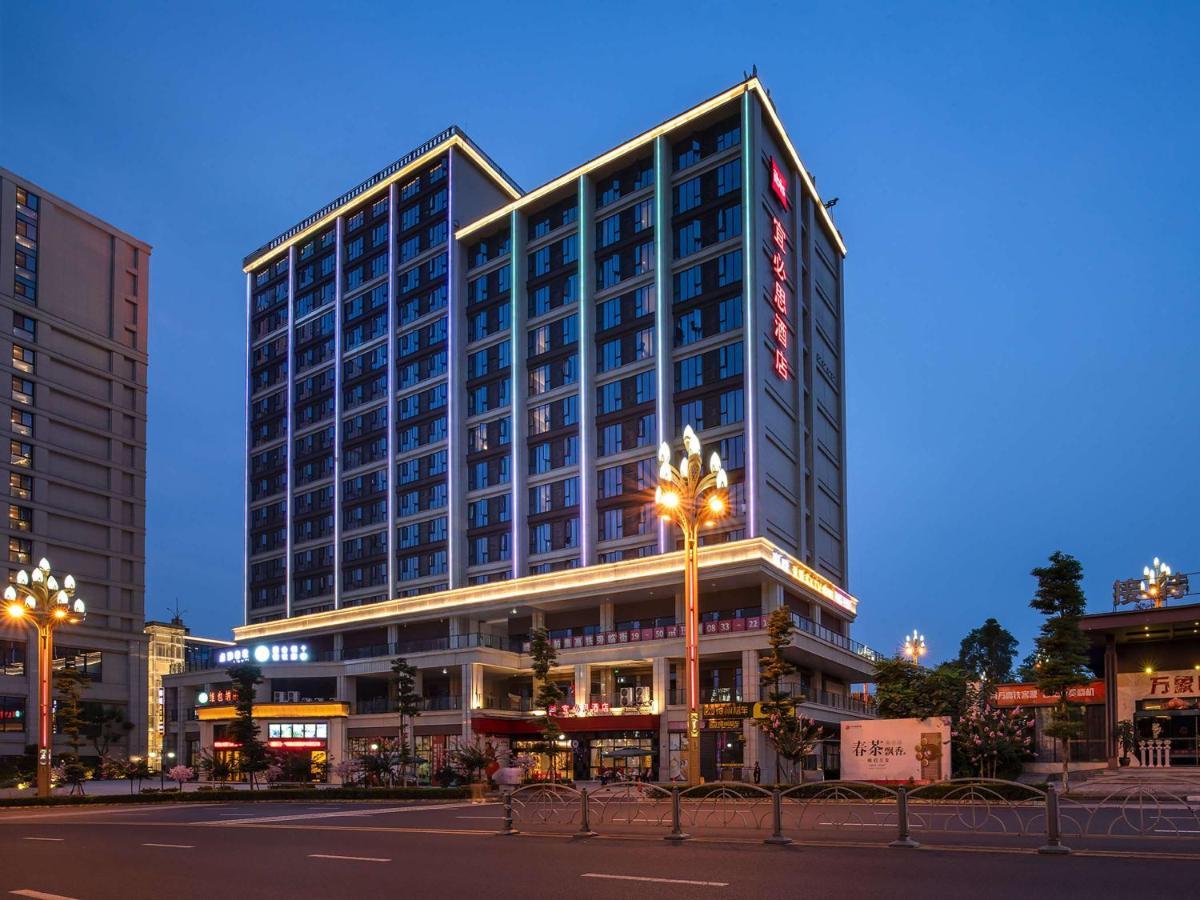 Ibis Hotel Emeishan Exterior photo