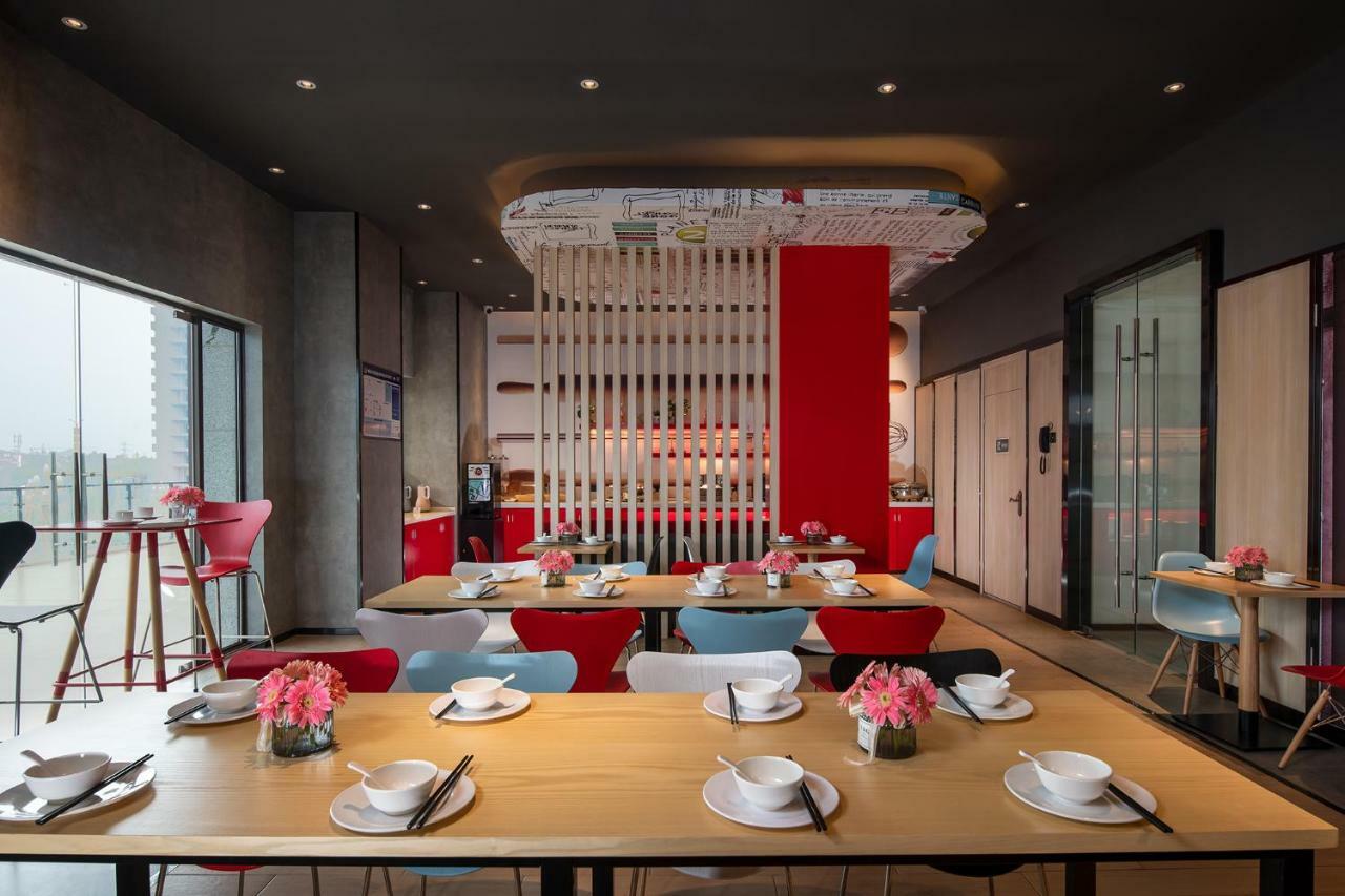Ibis Hotel Emeishan Exterior photo