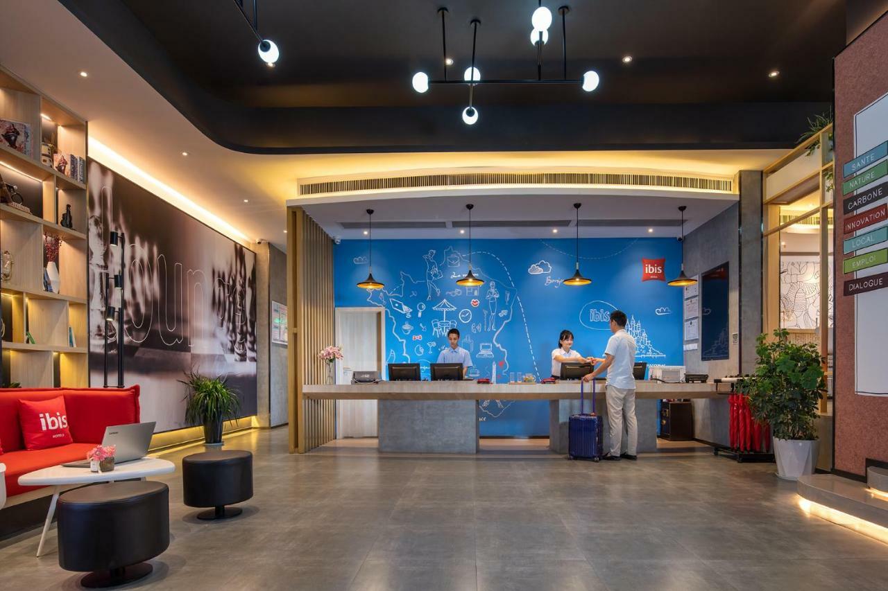 Ibis Hotel Emeishan Exterior photo